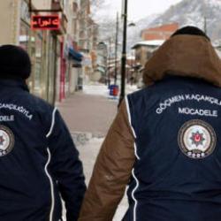 10 d&uuml;zensiz g&ouml;&ccedil;men yakalandı, &uuml;lkelerine g&ouml;nderilecek