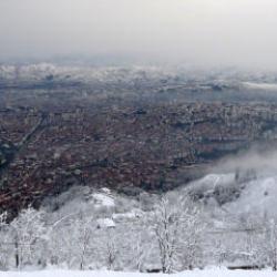 530 metre y&uuml;kseklikte kış manzarası: Boztepe&rsquo;de kar keyfi