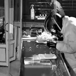 6 kilo altını &ccedil;aldı! İfadesi şaşkına &ccedil;evirdi: G&ouml;rd&uuml;m ve girmek istedim