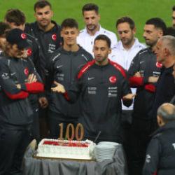 A Milli Takım'ın kaptanı sakatlandı: Bir s&uuml;re sahalardan uzak kalacak