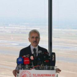 Abdulkadir Uraloğlu: Esenboğa Havalimanı'na yeni pist ve kule ekleniyor