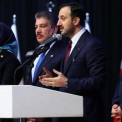 Bir billboard yetti, CHP neye uğradığını şaşırdı! &Ouml;zel'in yalanlamasına da belgeli cevap..