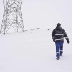 Bakan Bayraktar: Ekipler 7 g&uuml;n 24 saat sahada!