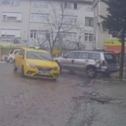 Beşiktaş'ta fren yerine gaza basan s&uuml;r&uuml;c&uuml; ortalığı savaş alanına &ccedil;evirdi