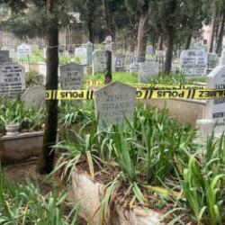 Bursa'da mezarlıkta bebek paniği! Savcılık harekete ge&ccedil;ti