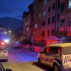 Erkek arkadaşını banyoda bı&ccedil;aklayarak &ouml;ld&uuml;ren kadın tutuklandı