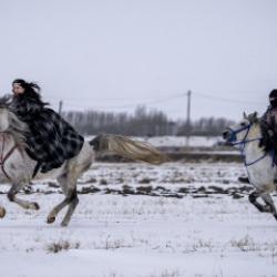 Erzurum&rsquo;da doğayla i&ccedil; i&ccedil;e deneyim: Buzla kaplı arazide atlı safari
