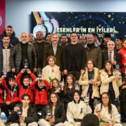 Esenler'in gururu sporcular onurlandırıldı