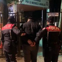 Sahte polis kimliği işe yaramadı: Su&ccedil; kaydı dudak u&ccedil;uklattı