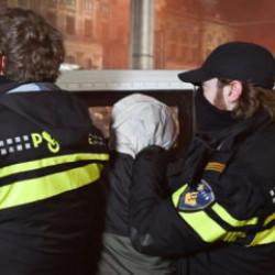 Hollanda'da İran B&uuml;y&uuml;kel&ccedil;iliğine saldırı: 4 g&ouml;zaltı