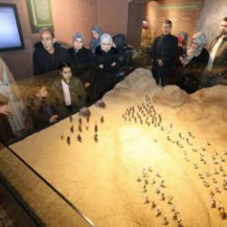 Konyalılar Siyer Sergisi'ne yoğun ilgi g&ouml;steriyor 