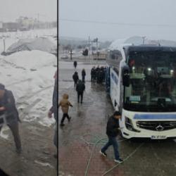 Tuvalet molasında neye uğradıklarını şaşırdılar! Muş'tan Bursa'ya giden otob&uuml;se saldırı