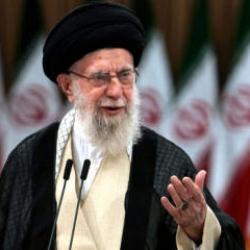 İran&rsquo;da protestolar s&uuml;r&uuml;yor! Hamaney'den dikkat &ccedil;eken 'ABD' a&ccedil;ıklaması