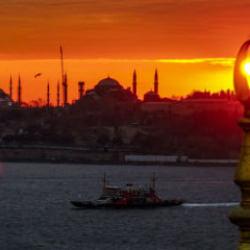 İstanbul'da g&uuml;n batımı: Manzara hayran bıraktı