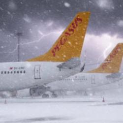 İstanbul'da kar alarmı: Ajet ve Pegasus seferleri iptal etti!