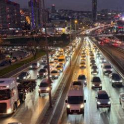 İstanbul'da trafik yoğunluğu y&uuml;zde 90'a dayandı