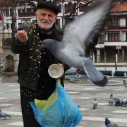 Cahit dede emekli maaşıyla Allah'ın sessiz kullarına hizmet ediyor