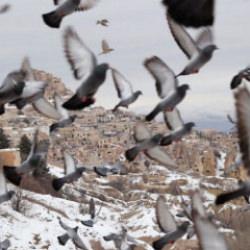 Kapadokya&rsquo;da masalsı manzara: Peribacaları beyaza b&uuml;r&uuml;nd&uuml;