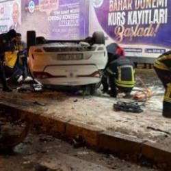 Kaza sonrası alev alan otomobilde can pazarı: 2'si ağır 3 yaralı