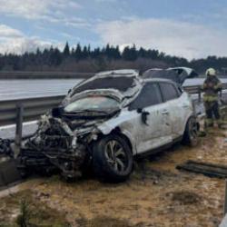 Kuzey Marmara Otoyolu'nda cip bariyerlere &ccedil;arptı: 2'si &ccedil;ocuk 7 yaralı