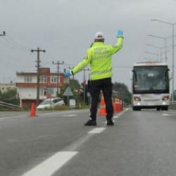 Trafikte radar g&ouml;r&uuml;nce yavaşlama devri bitti: Akıllı koridor d&ouml;nemi başladı