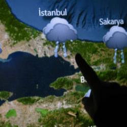 Soğuk ve yağışlı hava etkisini s&uuml;rd&uuml;recek mi? Meteoroloji uzmanından son dakika a&ccedil;ıklama