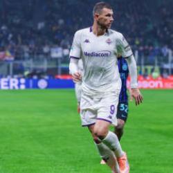 PSG'yi deviren Fransız ekibi 39 yaşındaki Edin Dzeko'ya talip oldu