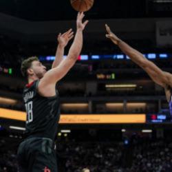 Sakatlıktan d&ouml;nen Alperen Şeng&uuml;n'&uuml;n performansı galibiyete yetmedi!