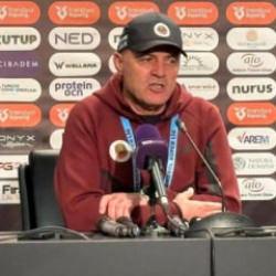 S&uuml;per Lig ekibinin hocasından rakip takıma &ouml;vg&uuml;: Onlara karşı oynamak zor