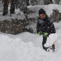 T&uuml;rkiye buz kesti: 70 ilde sıcaklık sıfırın altına d&uuml;şt&uuml;! Van a&ccedil;ık ara zirvede