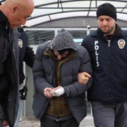 &Uuml;vey babasını bı&ccedil;akla ağır yaralayan şahıs tutuklandı