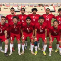 19'luk T&uuml;rk yıldız resmen Juventus'ta! Kenan Yıldız'la takım arkadaşı oldular