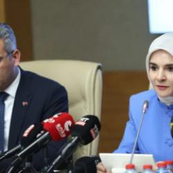 'Mavi g&ouml;zl&uuml; olsun' Bebek siparişine Bakan G&ouml;ktaş'tan tepki! 