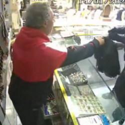 Bah&ccedil;elievler'de kuyumcuyu soyup metrob&uuml;sle ka&ccedil;an ş&uuml;pheli tutuklandı