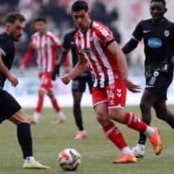 1. Lig'de lider puan kaybetti! Zirvede makas kapandı