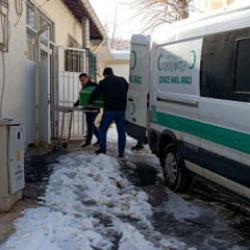 Alacak meselesi nedeniyle arkadaşı tarafından otomobilde tabancayla &ouml;ld&uuml;r&uuml;ld&uuml;