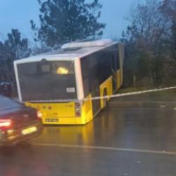 Arnavutk&ouml;y'de İETT otob&uuml;s&uuml; ormanlık alana u&ccedil;tu