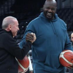 Basketbolcularla yarışıyorlar! İşte d&uuml;nyanın en uzun boylu liderleri...