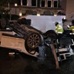  Beşiktaş'ta alkoll&uuml; s&uuml;r&uuml;c&uuml; ortalığı birbirine kattı: 2 yaralı