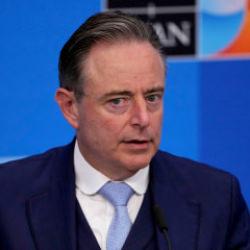 Bir NATO &uuml;lkesi daha resti &ccedil;ekti: ABD g&uuml;&ccedil;l&uuml; olabilir ama onurumuz satılık değil