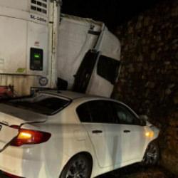 Burdur'da feci kaza! &Ouml;l&uuml; ve 7 yaralı var