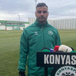 Deniz T&uuml;r&uuml;&ccedil;: 'Şu anki durum bize yakışmıyor'