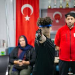 Depremde anne ve babasını kaybetmişti: 15 yaşında milli takıma se&ccedil;ildi