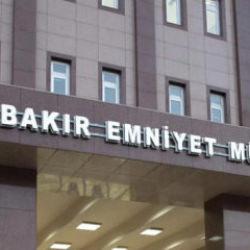 Diyarbakır İl Emniyet M&uuml;d&uuml;rl&uuml;ğ&uuml;'ne al&ccedil;ak saldırı: Valilikten a&ccedil;ıklama