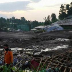 Endonezya&rsquo;daki toprak kayması: 25 kişi &ouml;ld&uuml;