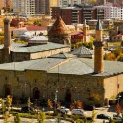 Erzurum&rsquo;da turizm rekoru: Ziyaret&ccedil;i sayısı 493 bini aştı