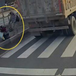 G&ouml;z&uuml; d&ouml;nm&uuml;ş kamyoncu dehşeti yaşattı...