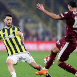 Fenerbah&ccedil;e'de sakatlık şoku: Oyuna devam edemedi