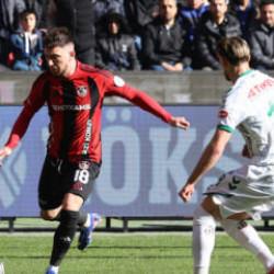 S&uuml;per Lig'de g&uuml;n&uuml;n a&ccedil;ılışı Gaziantep'te yapıldı: 2 gol var