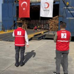 Gazze&rsquo;ye 1400 tonluk insani yardım taşıyan T&uuml;rk Kızılay gemisi El Ariş limanına ulaştı